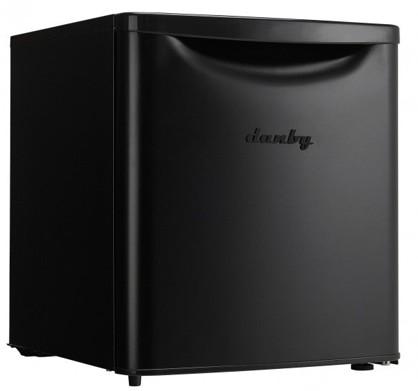 DAR017A3BDB-6 - Danby 1.7 CF Refrigerator Black - Front Angle